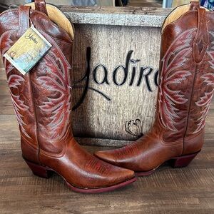 New in box Yadira by tanner mark size 9
